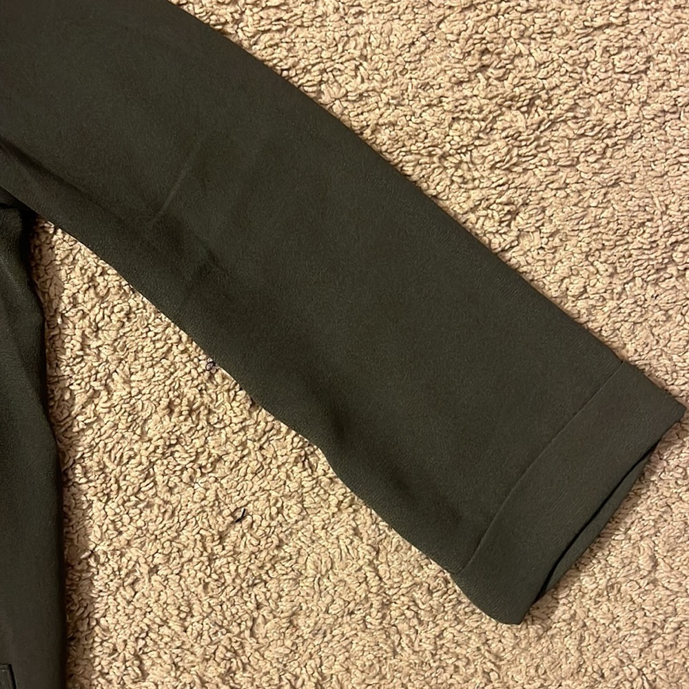 100% polyester - Picture 3 of 4